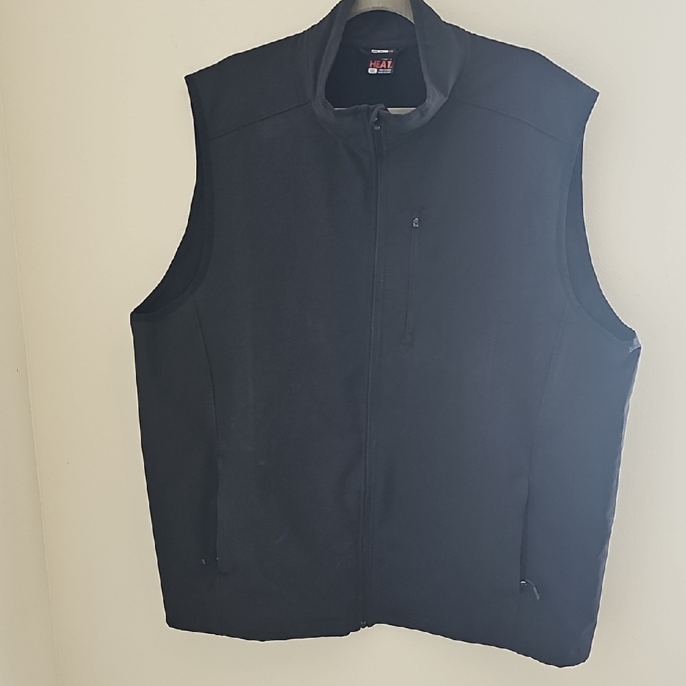 Mens Water‎ Repelant Vest. Size XXL. By 32 Degree. Black